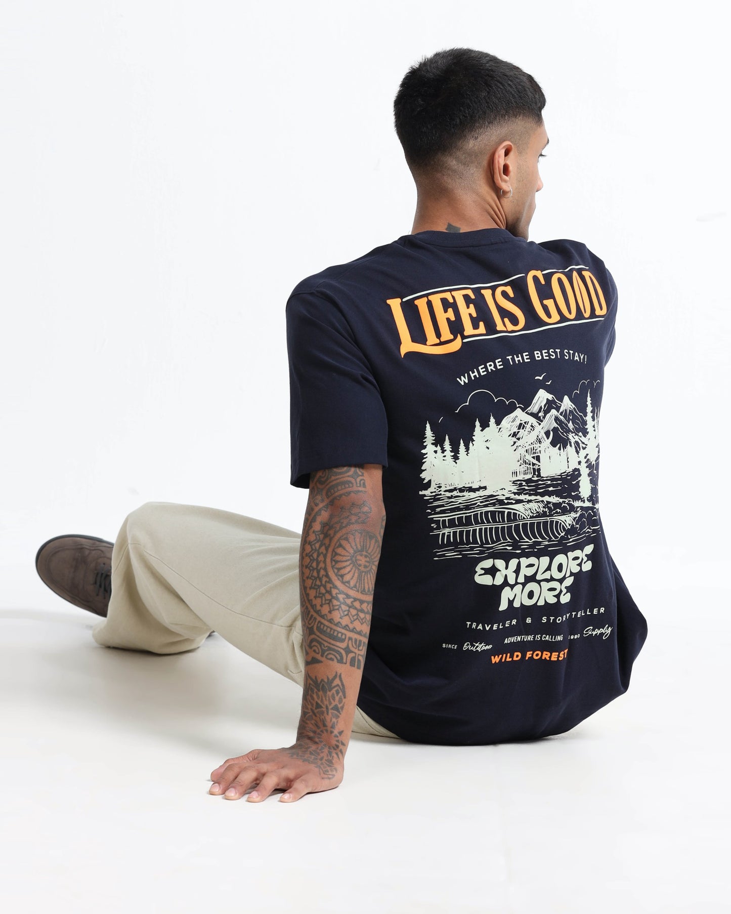 ADVENTURE CALLING NAVY BLUE TEE - Oversized fit