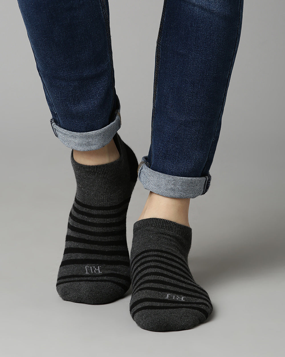 STRIPED ANKLE SOCKS - GREY/MAROON