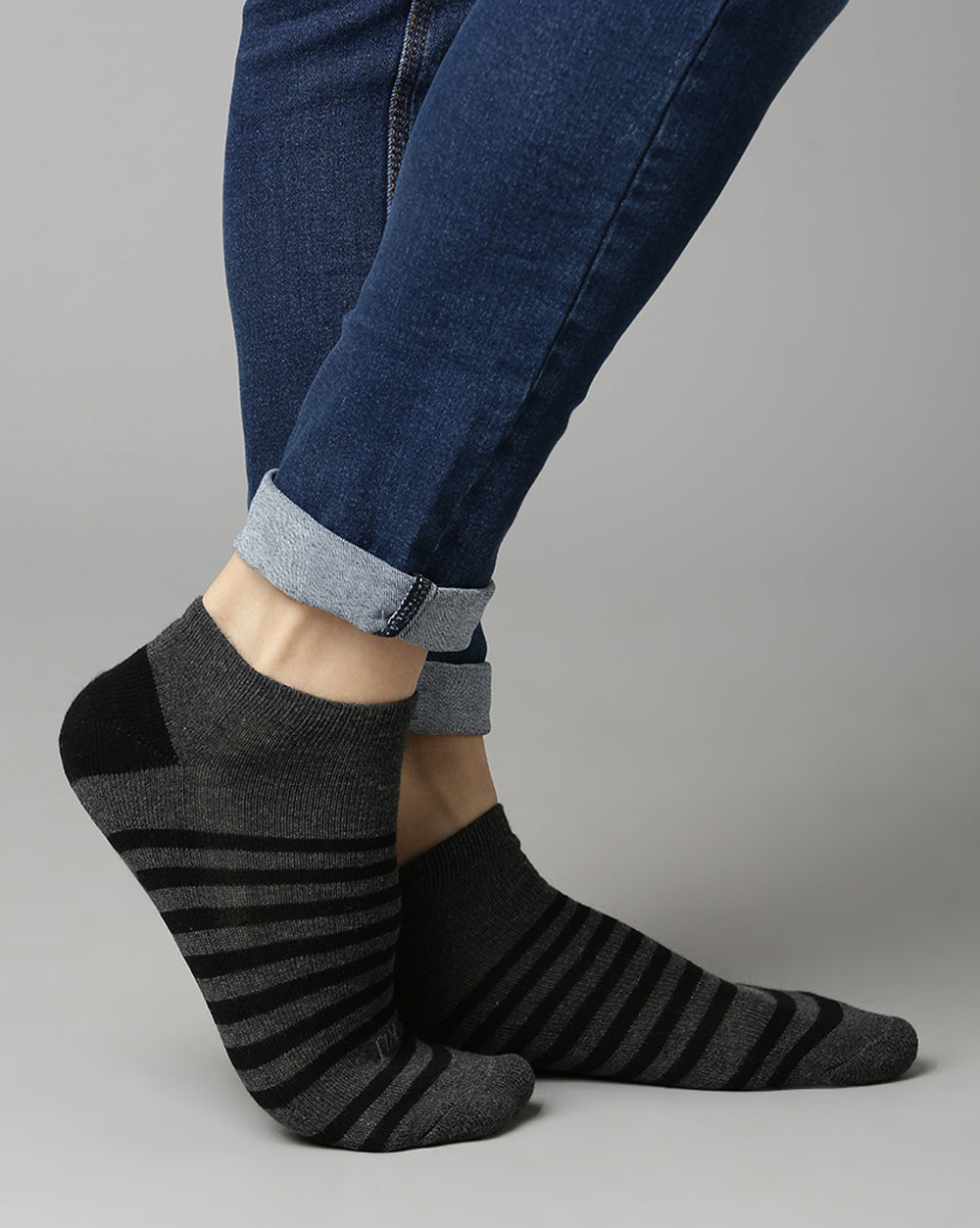 STRIPED ANKLE SOCKS - GREY/MAROON