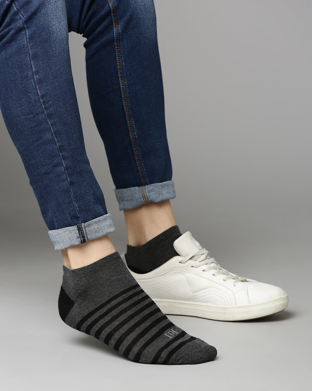 STRIPED ANKLE SOCKS - GREY/MAROON