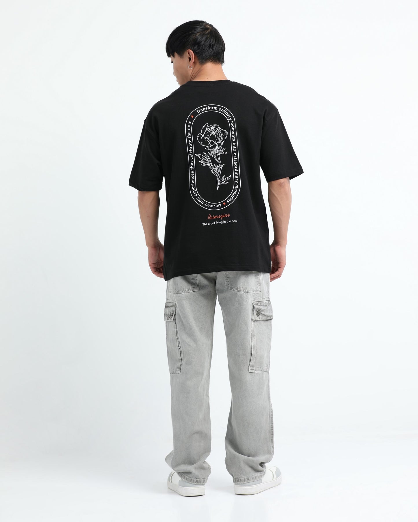 REIMAGINE BLACK TEE - Oversized fit