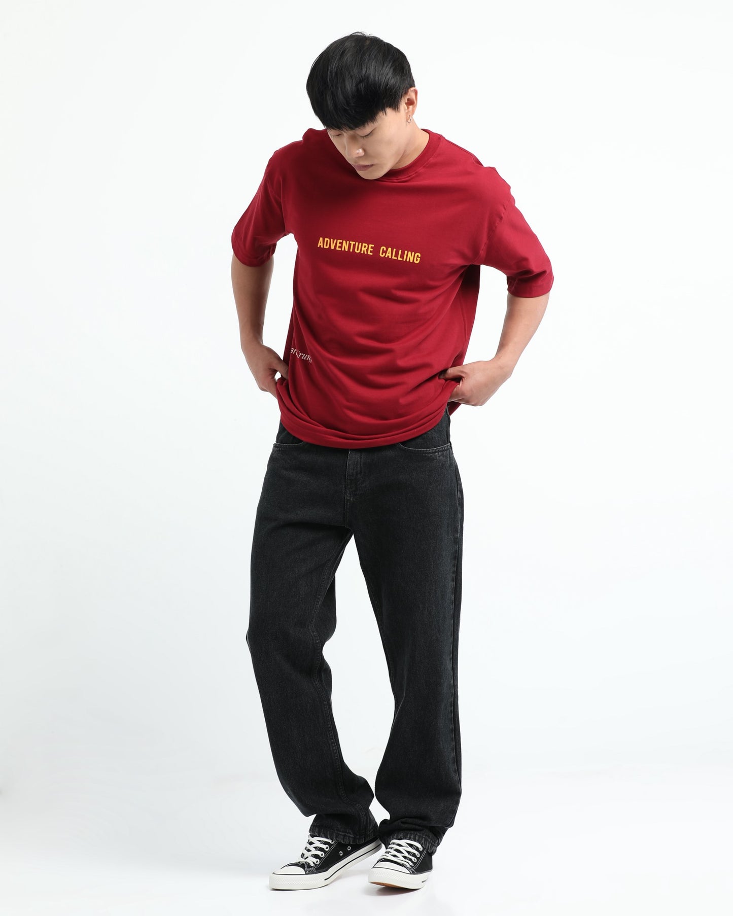 ADVENTURE CALLING MAROON TEE - Oversized fit