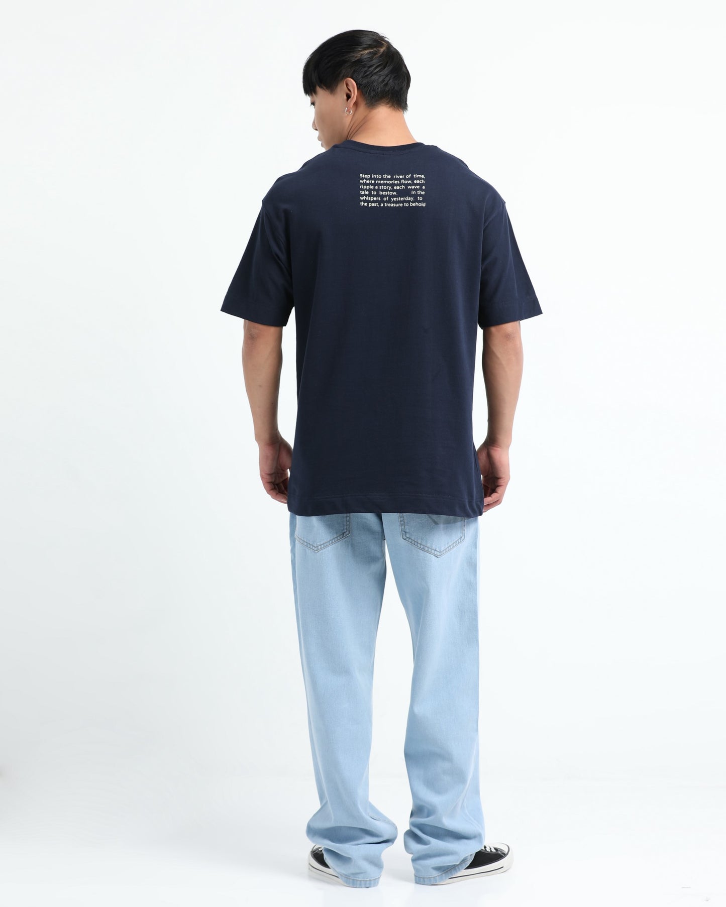DISCOVERING NAVY BLUE TEE - Oversized fit