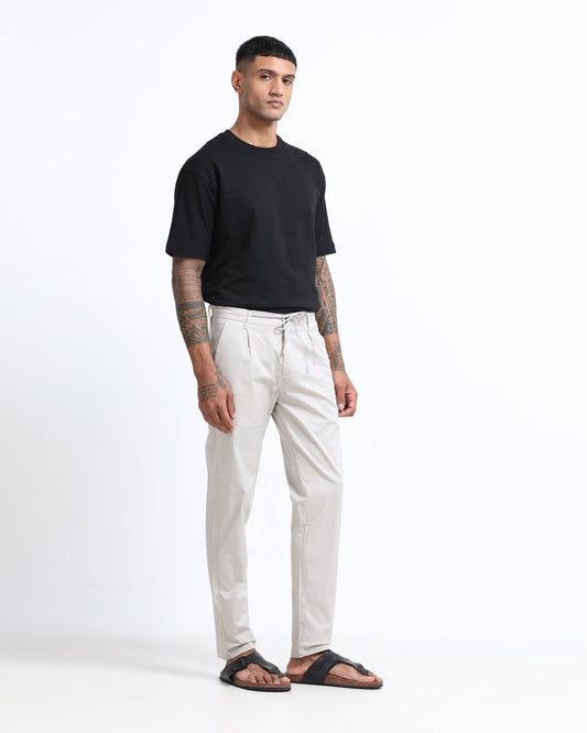 What are the trending styles in men’s trousers online in India for modern fashion?