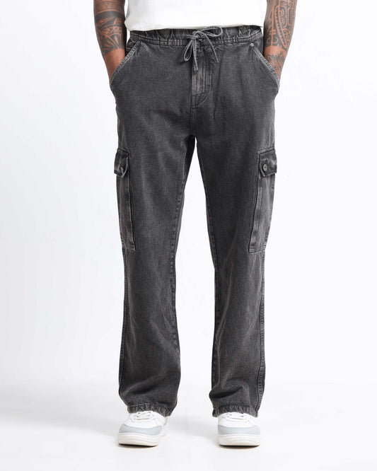Oversized baggy cargo jeans for men with relaxed streetwear utility styling in India 2026