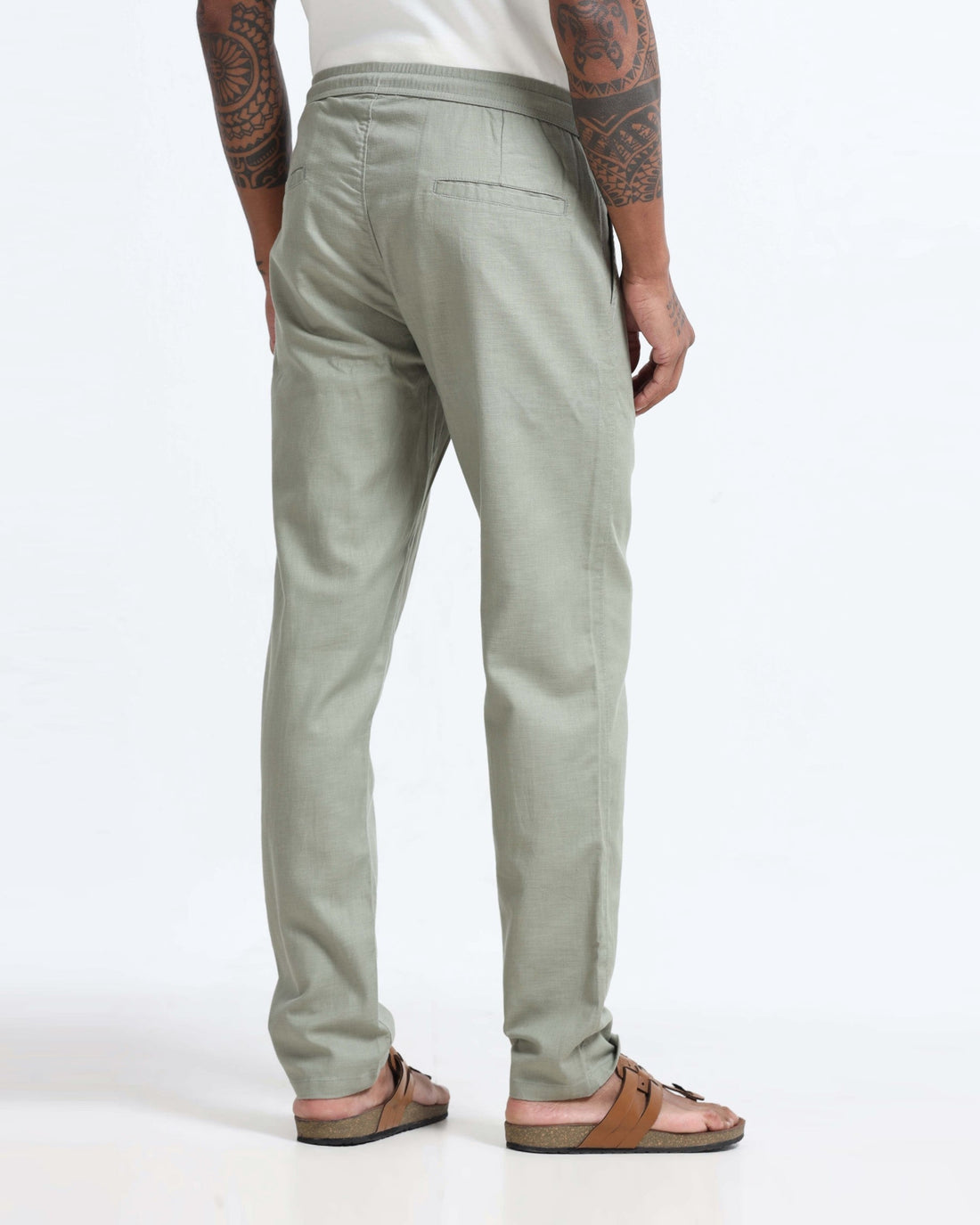 Linen pants vs cotton pants: which is better for hot climates?