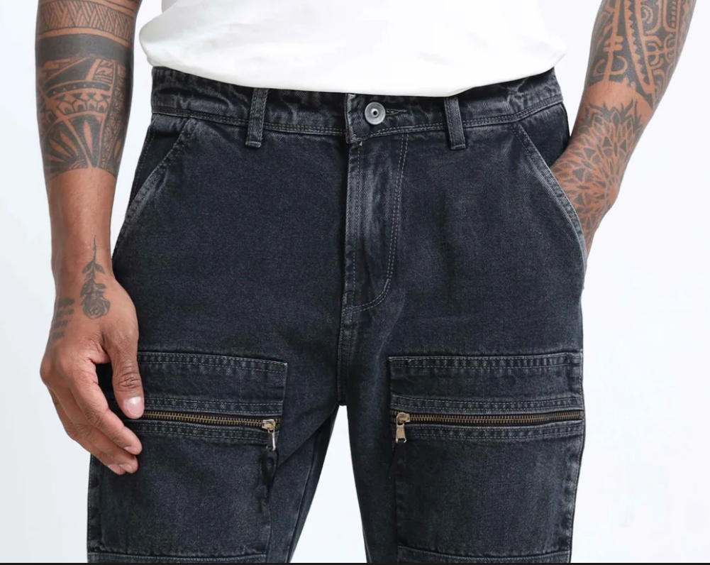Which stylish cargo jeans for men offer the best balance of loose fit, utility pockets, and wide-leg comfort in India
