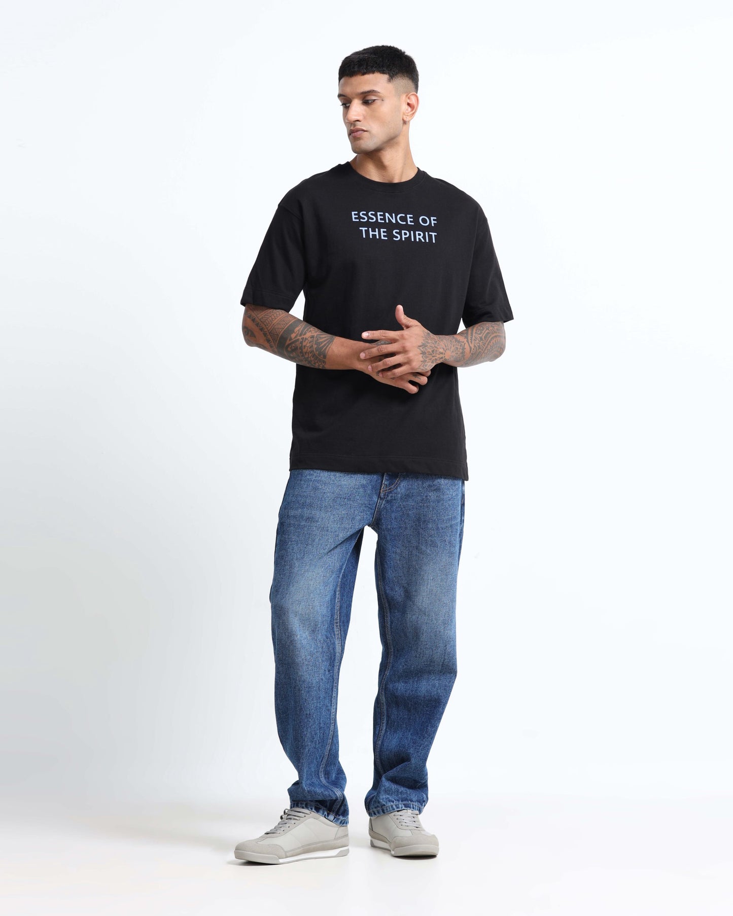 ESSENCE OF SPIRIT BLACK TEE - Oversized fit
