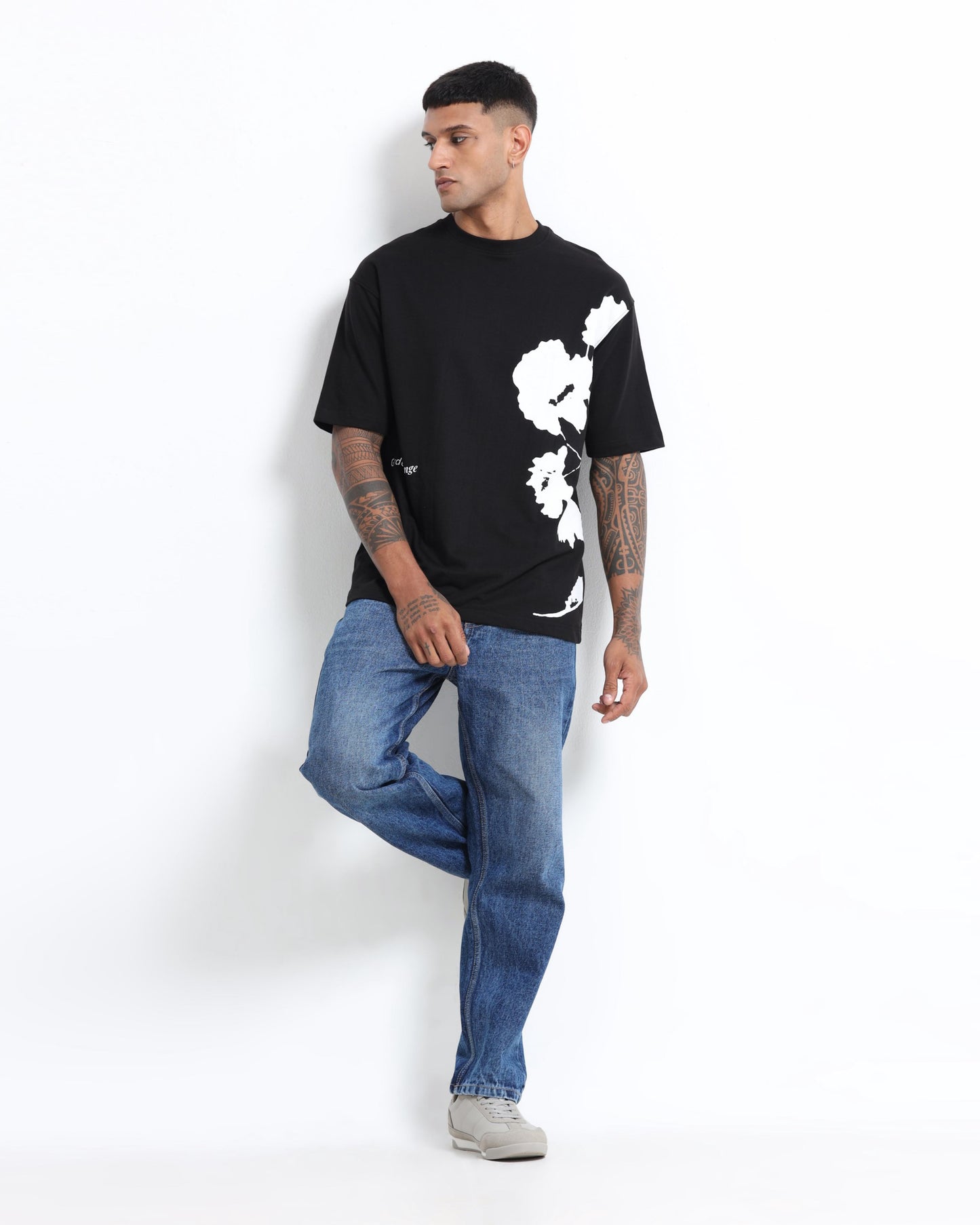 ECLECTIC REALM BLACK TEE - Oversized fit