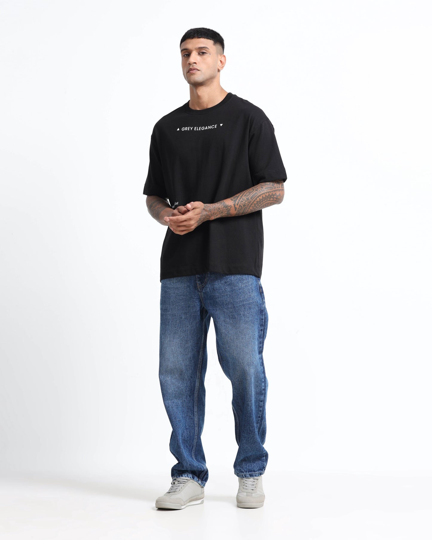 GREY ELEGANCE BLACK TEE - Oversized fit