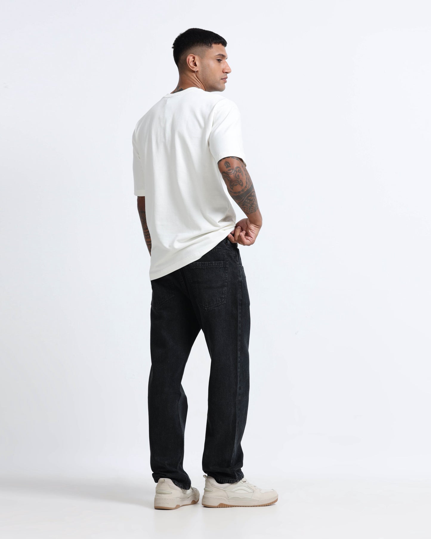SIGNATURE BLACK DENIM - Relaxed fit