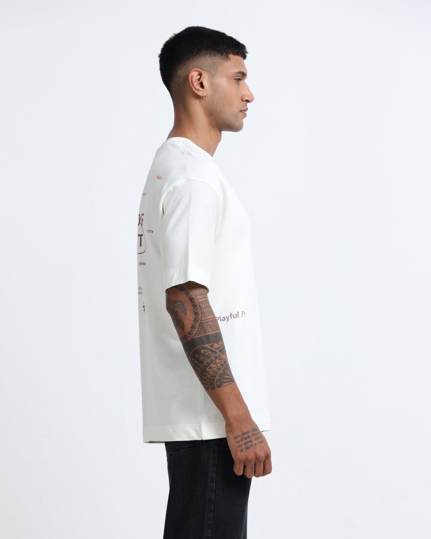 ESSENCE OF SPIRIT OFF WHITE TEE - Oversized fit
