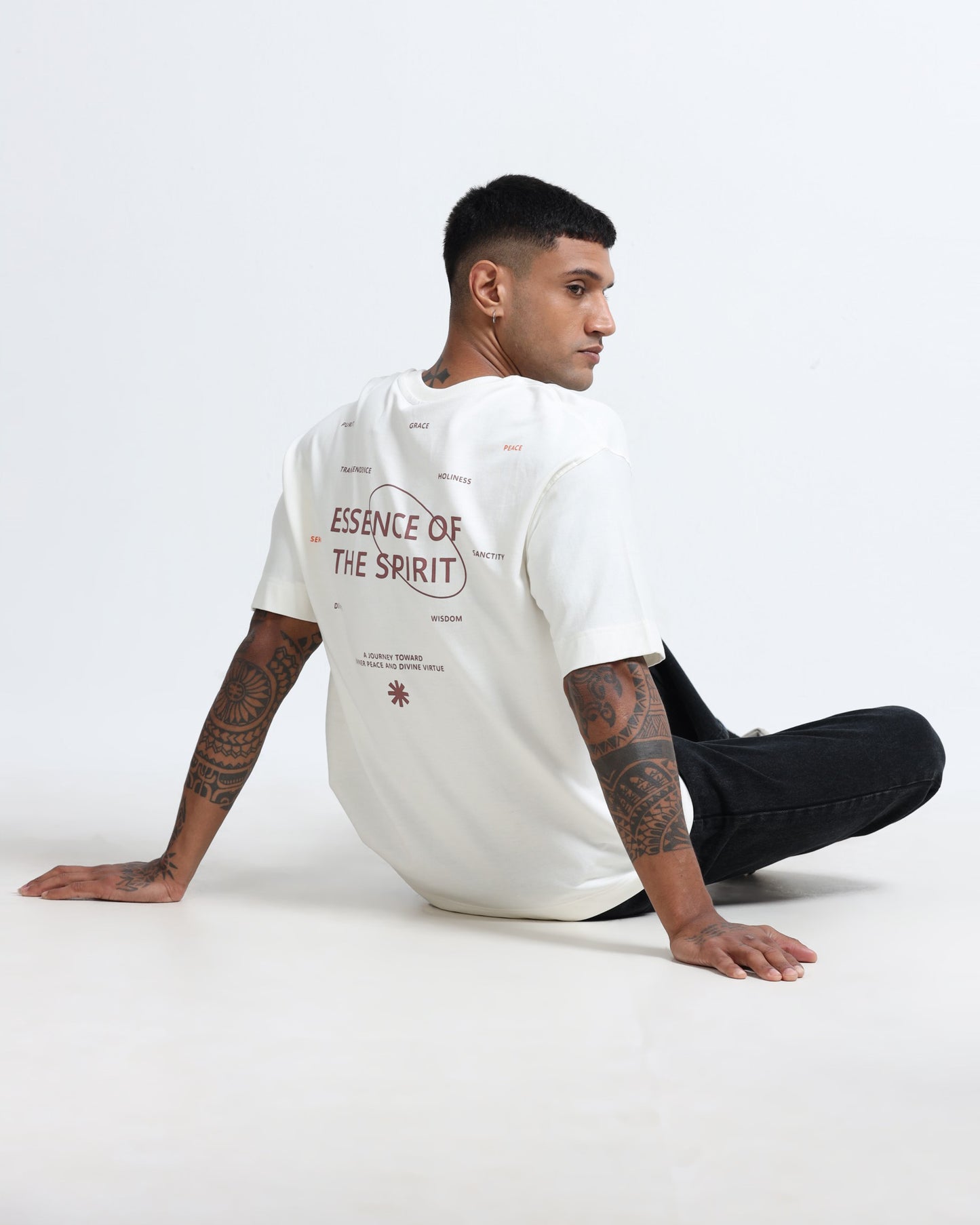 ESSENCE OF SPIRIT OFF WHITE TEE - Oversized fit
