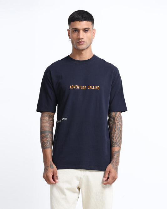 ADVENTURE CALLING NAVY BLUE TEE - Oversized fit
