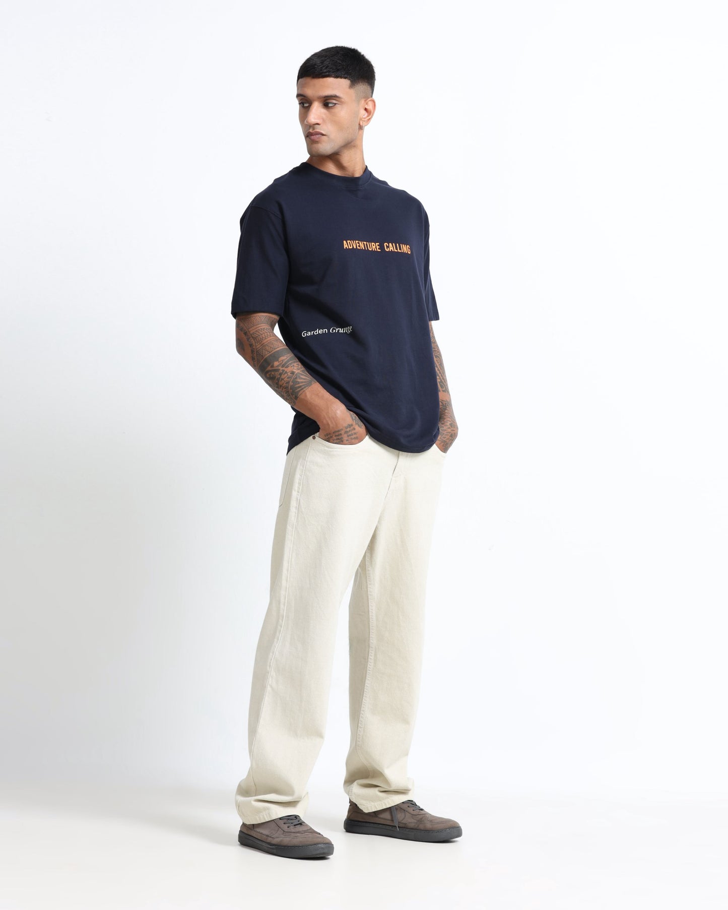 ADVENTURE CALLING NAVY BLUE TEE - Oversized fit