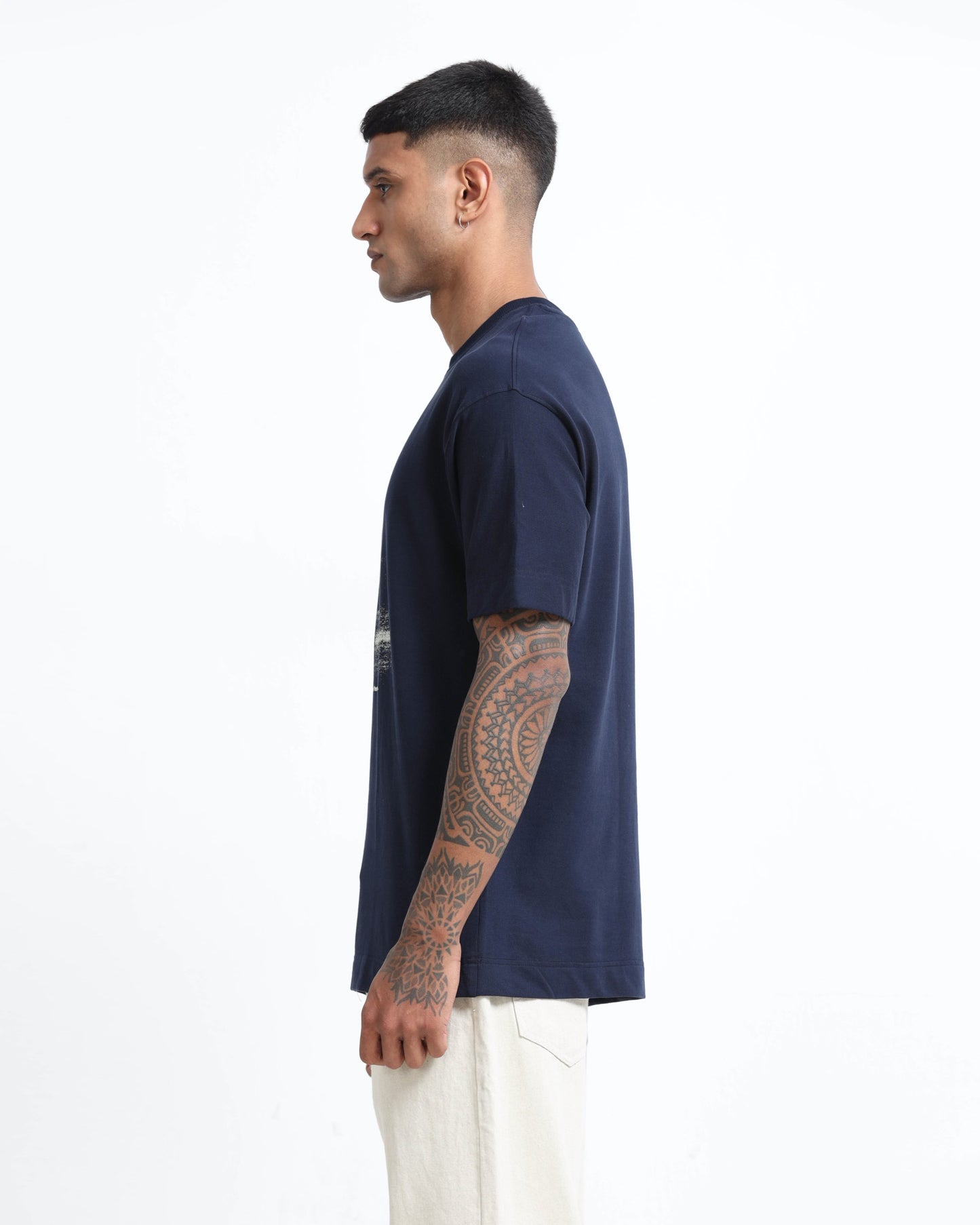 DISCOVERING NAVY BLUE TEE - Oversized fit