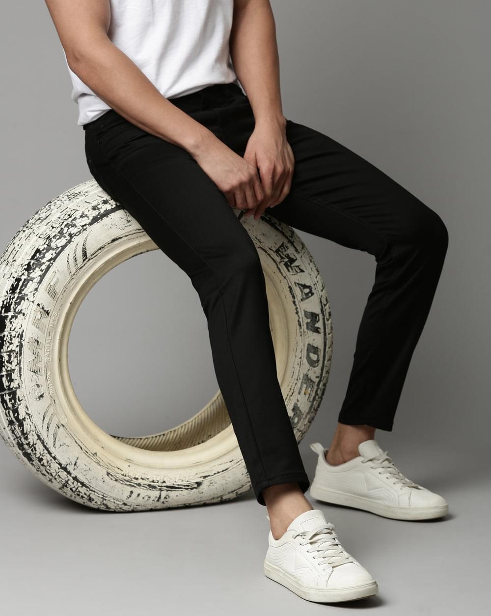 Black Colored Denim Ankle Fit Jeans For Men 