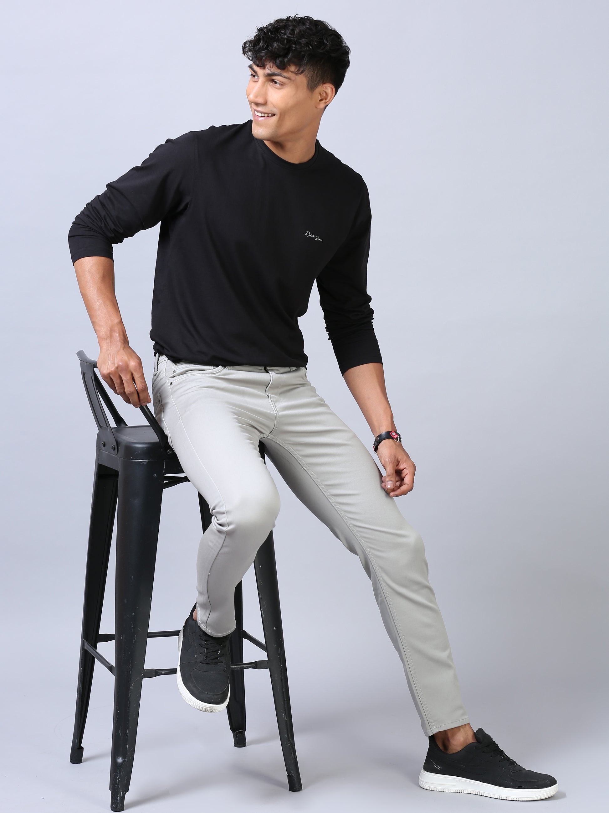 Grey Ankle Fit Denim Jeans For Men