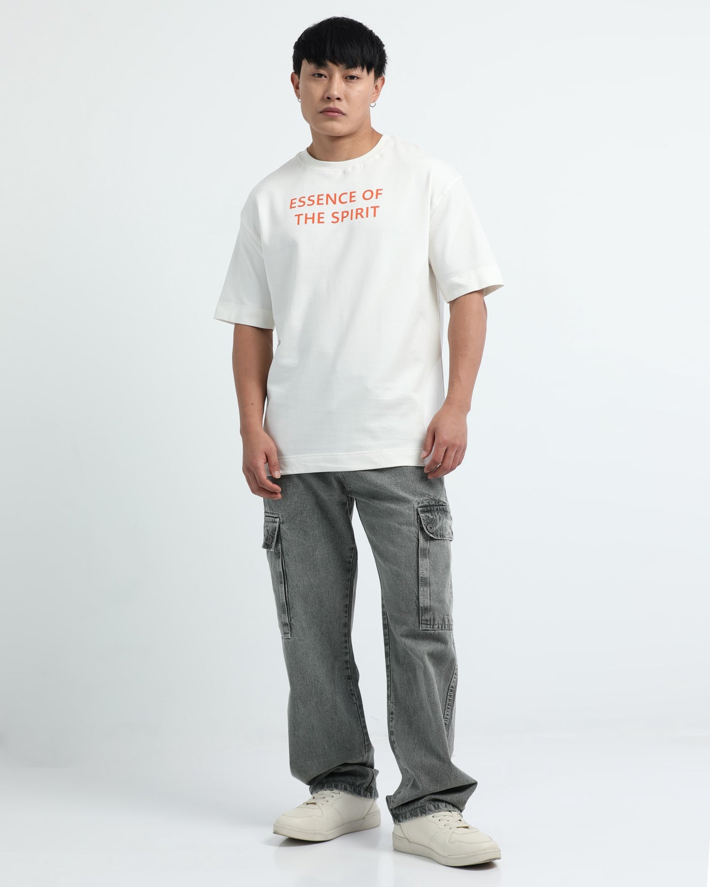 ESSENCE OF SPIRIT - Off white Oversized fit