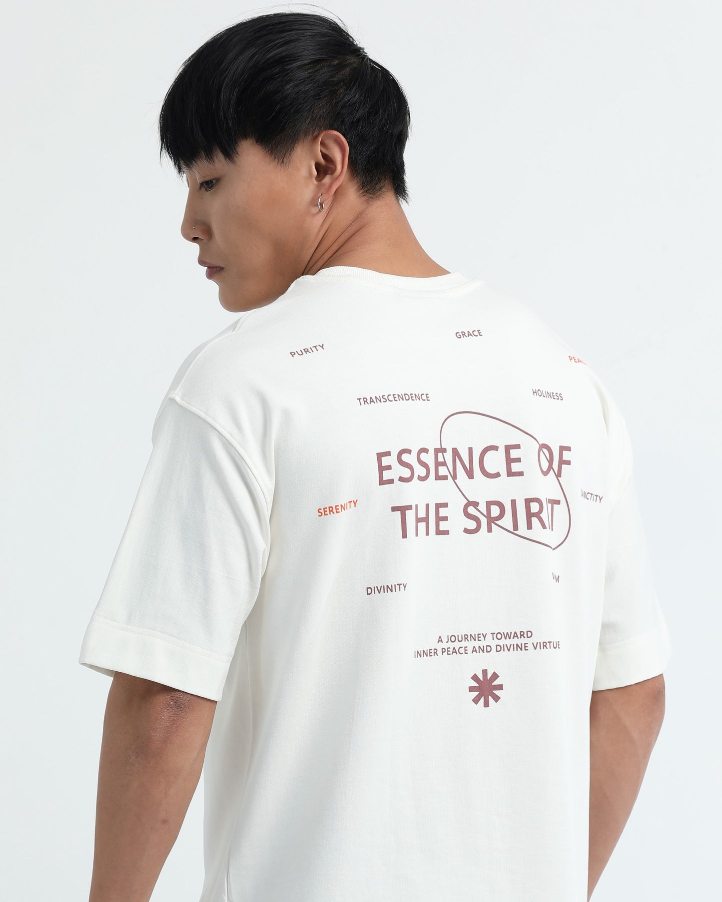 ESSENCE OF SPIRIT - Off white Oversized fit