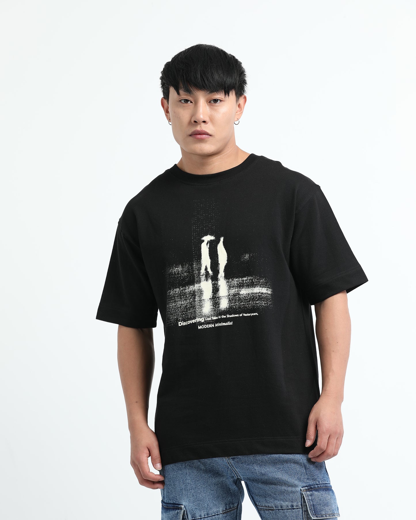 DISCOVERING BLACK TEE - Oversized fit
