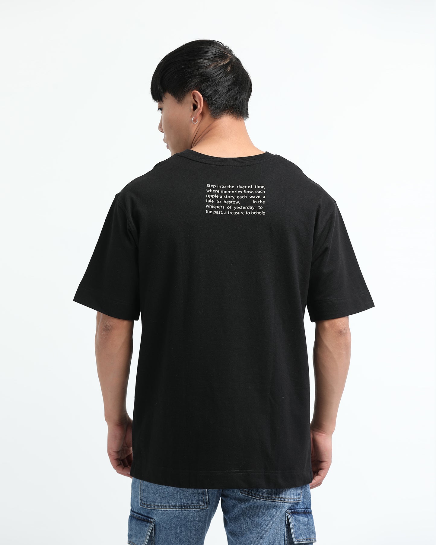 DISCOVERING BLACK TEE - Oversized fit