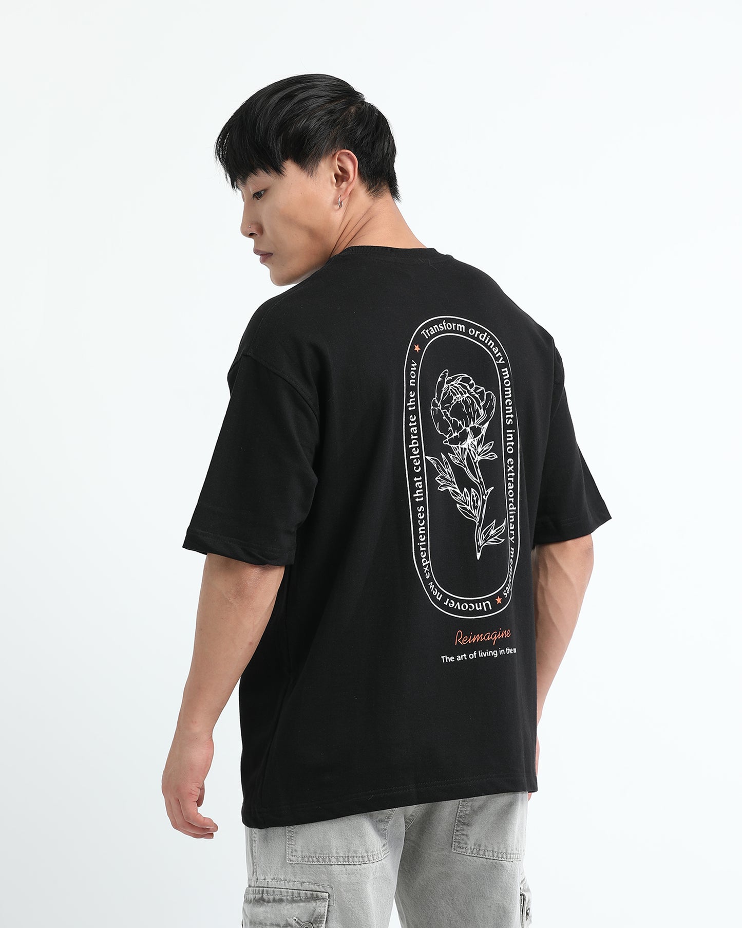REIMAGINE BLACK TEE - Oversized fit