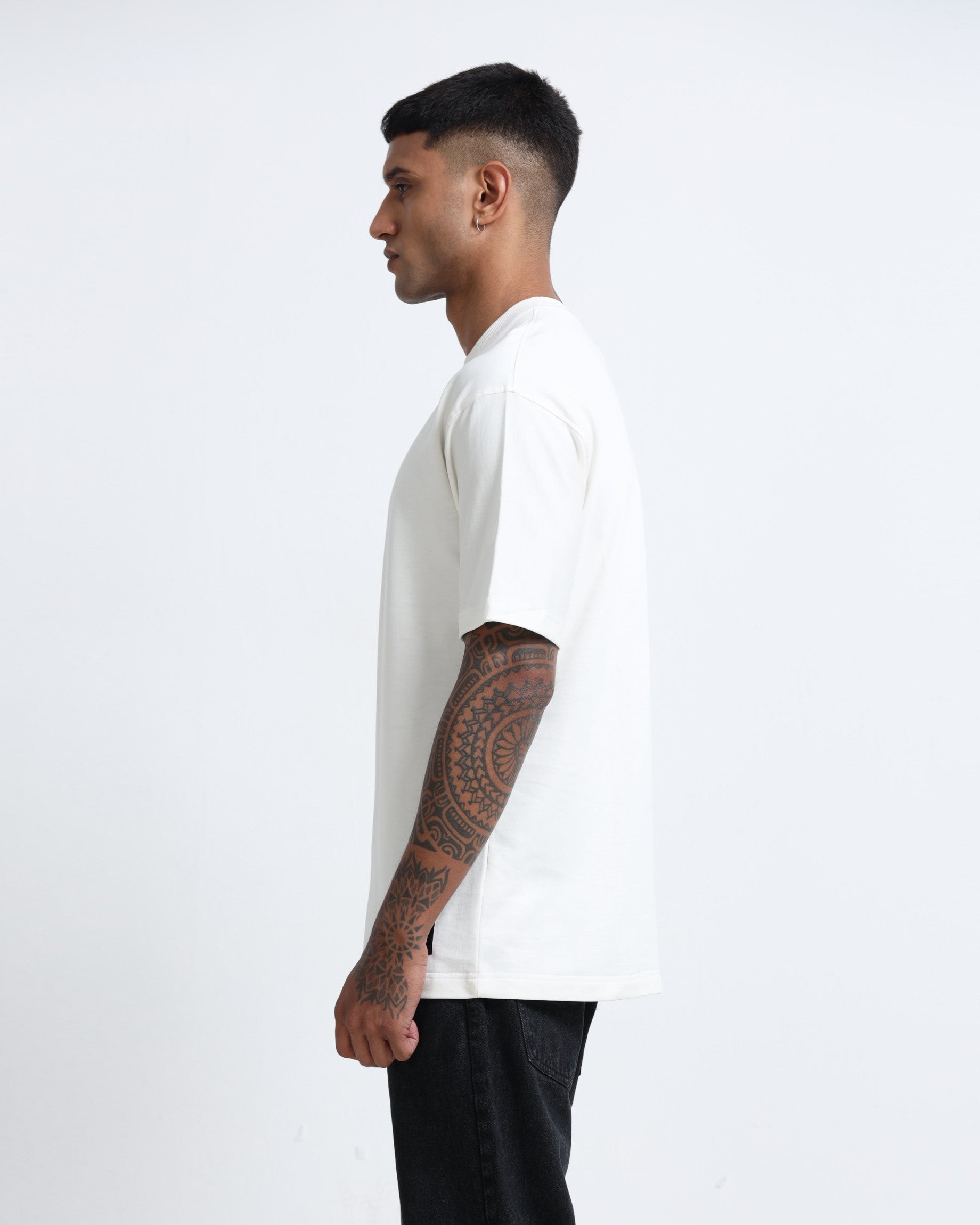 solid men's round neck T shirt